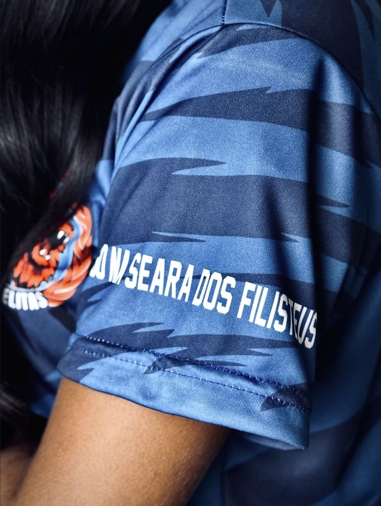 Etiqueta interna N1 Fardamentos costurada na gola