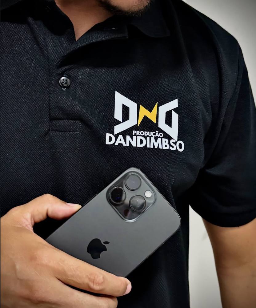 Uniforme corporativo polo preta personalizada